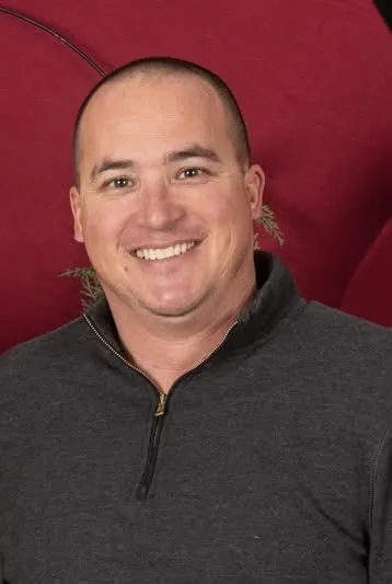 dustin headshot
