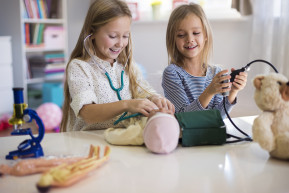 medical-equipment-used-by-little-girls
